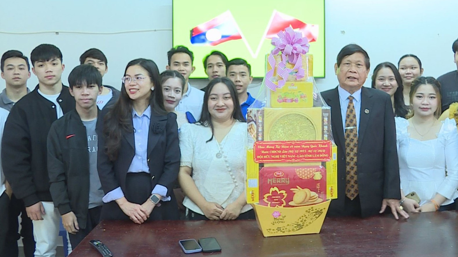 Đà Lạt: Thăm, tặng quà sinh viên nhân kỷ niệm 48 năm Ngày Quốc khánh nước CHDCND Lào