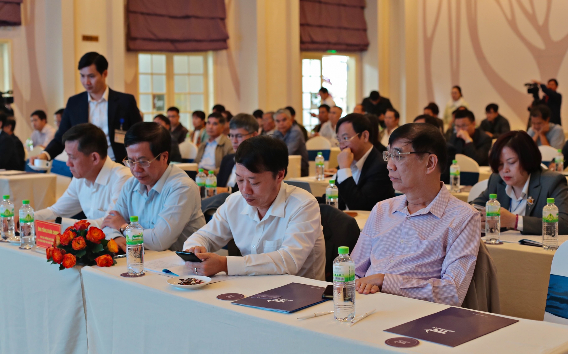 Quang cảnh đại biểu tham gia hội nghị phát triển bền vững ngành dâu tằm tơ Việt Nam