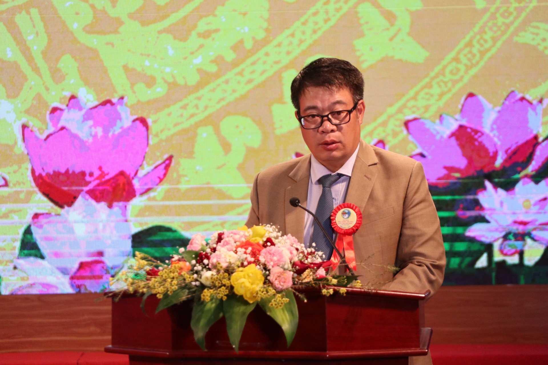 Phó Chủ tịch UBND tỉnh Nguyễn Ngọc Phúc phát biểu tại hội nghị 
