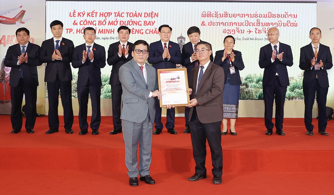 Vietjet ký kết hợp tác toàn diện với Lao Airlines và công bố mở đường bay mới kết nối Viêng Chăn với TP Hồ Chí Minh
