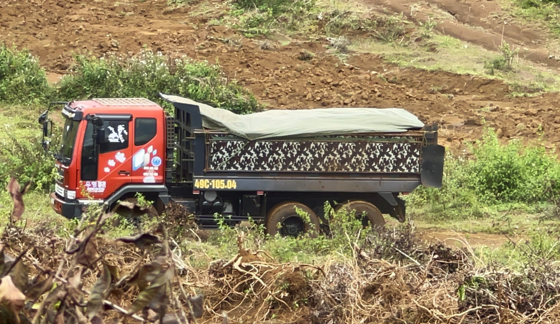 Bảo Lộc: Khai thác khoáng sản không phép, một cá nhân bị tịch thu phương tiện trị giá 800 triệu đồng sung công quỹ