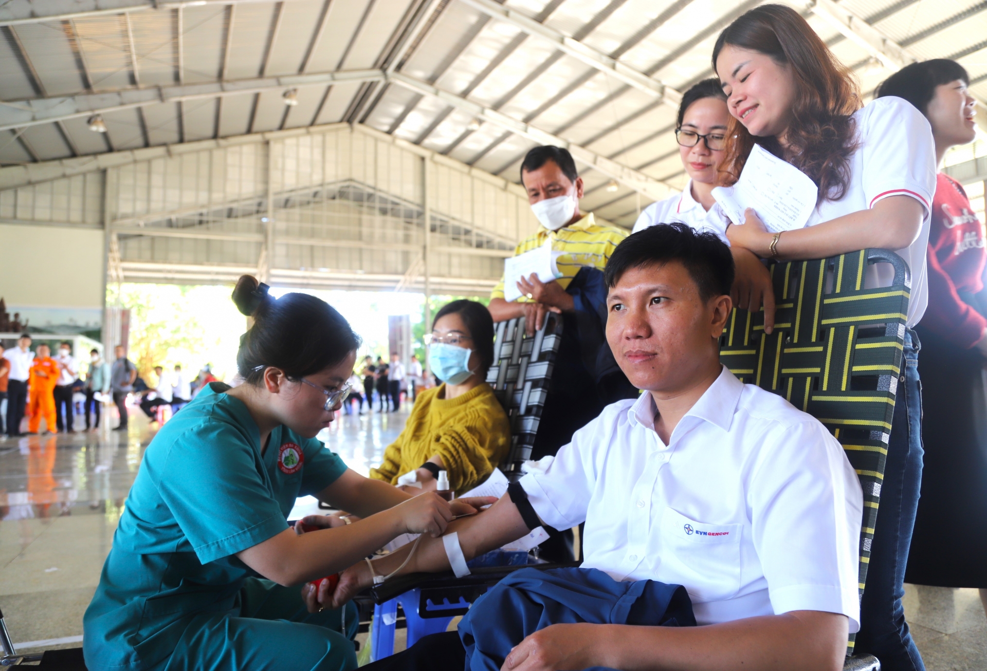 Tại Ngày hội có 24 cán bộ, công nhân viên Công ty Thủy điện Đồng Nai tham gia hiến máu