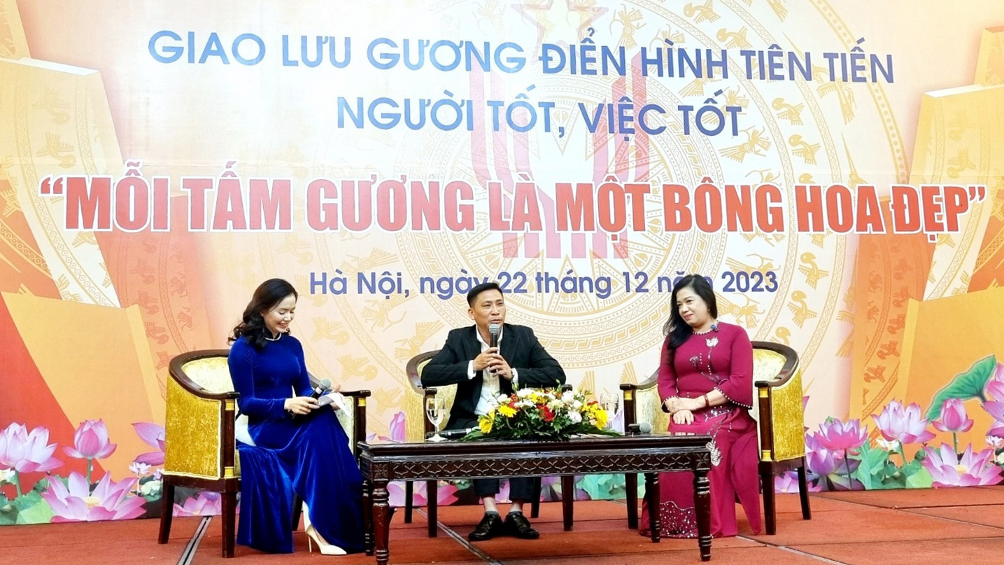 Cô Nguyễn Thị Thu Huyền là địa biểu duy nhất của tỉnh Lâm Đồng và là 1 trong 7 khách mời đại diện cho những tấm gương điển hình tiên tiến trong cả nước tham gia giao lưu, chia sẻ kinh nghiệm tại Chương trình