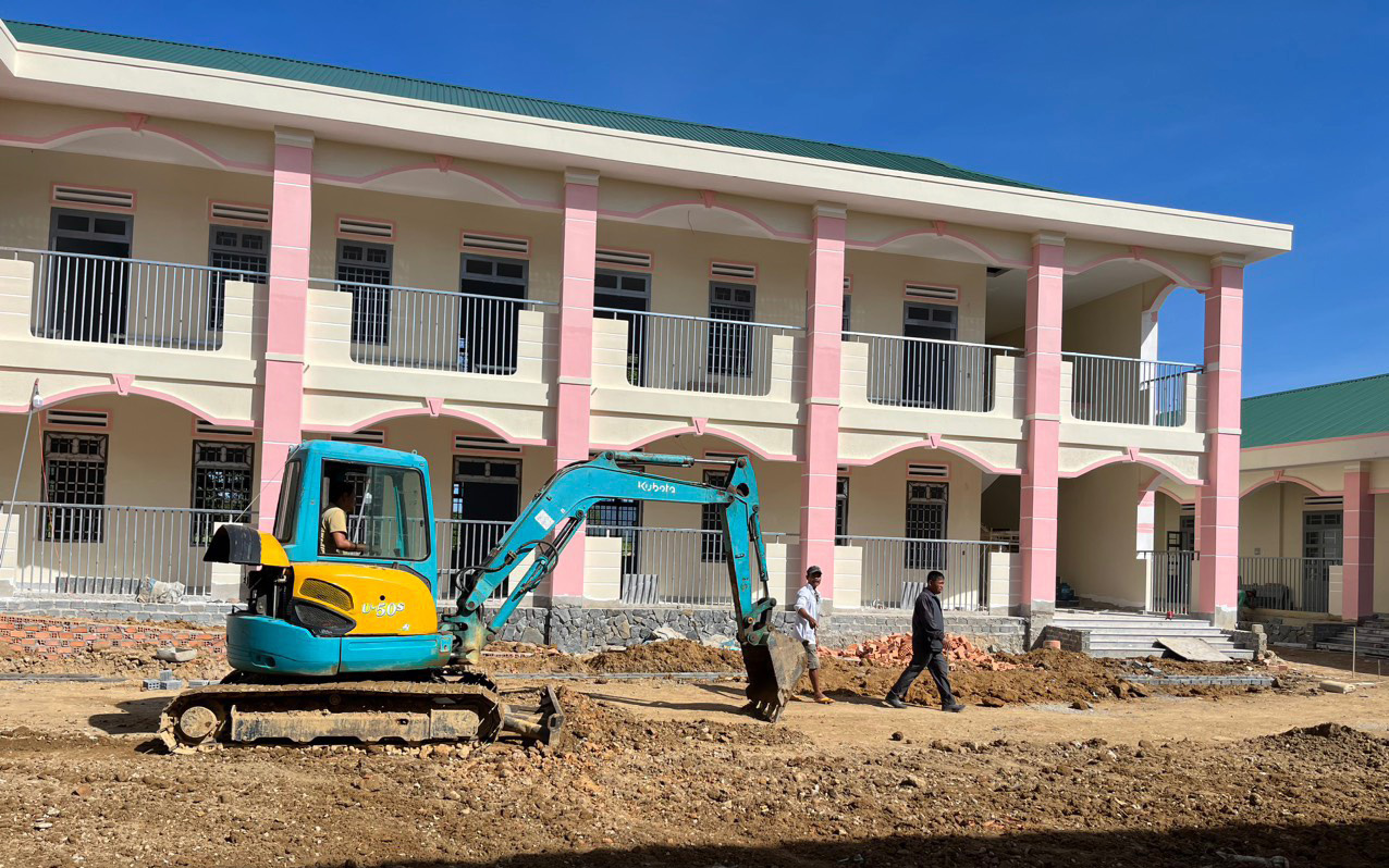 Trường Mầm non thị trấn Đạ Tẻh đang được khẩn trương hoàn thiện trong năm 2023