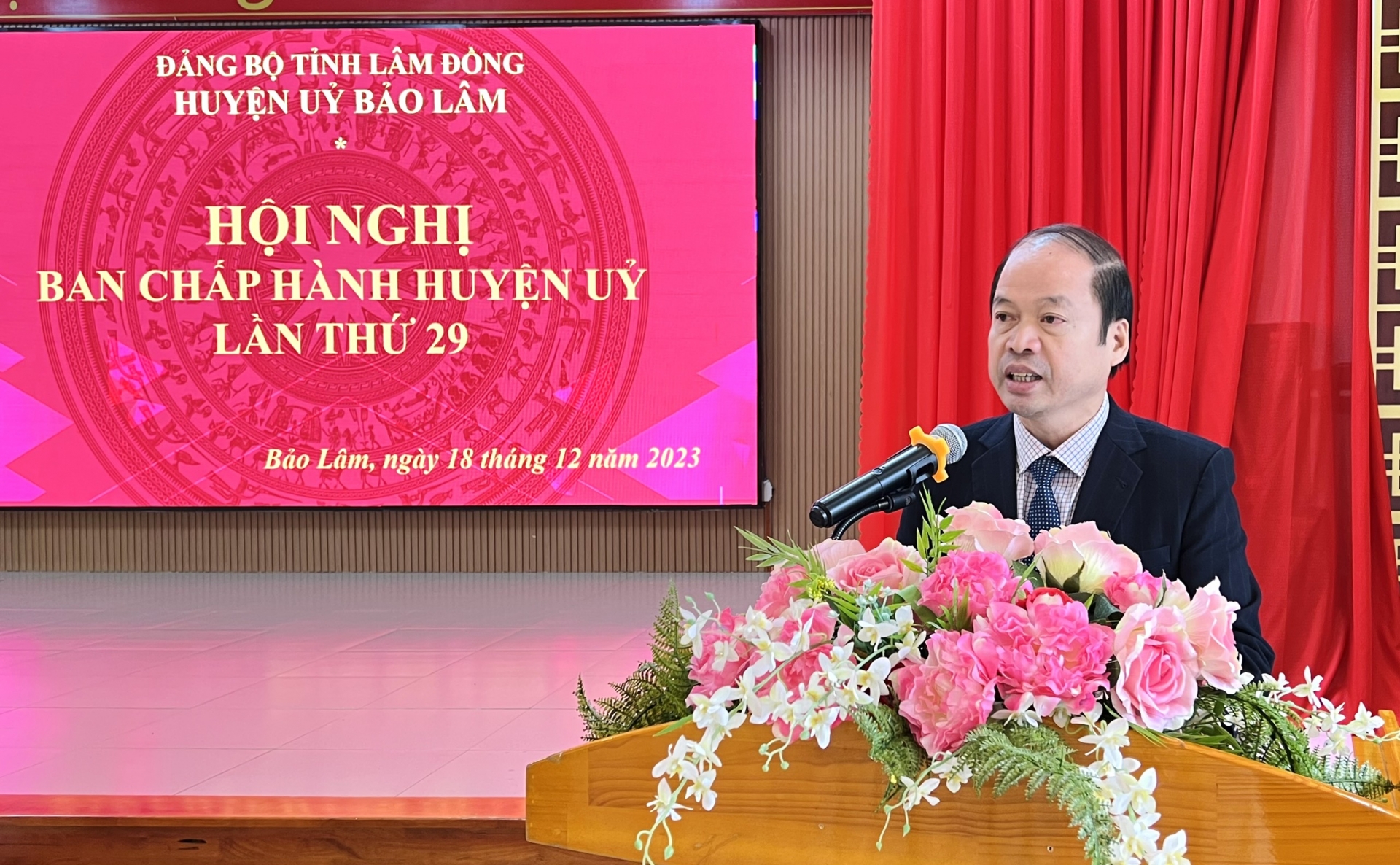 Đồng chí Nguyễn Viết Vân – Bí thư Huyện uỷ Bảo Lâm kết luận Hội nghị