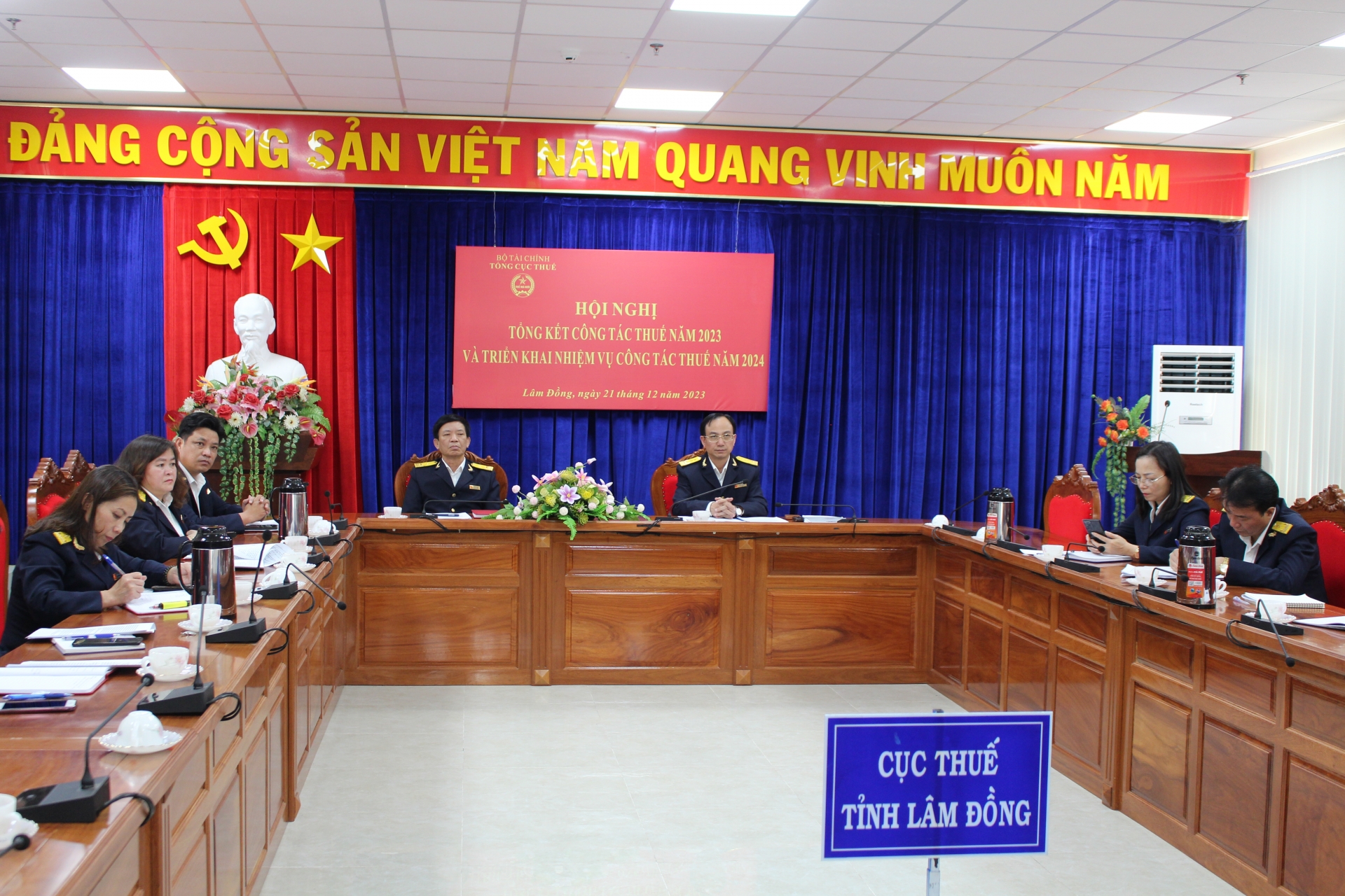 Lãnh đạo Cục thuế tỉnh Lâm Đồng tham dự cuộc họp