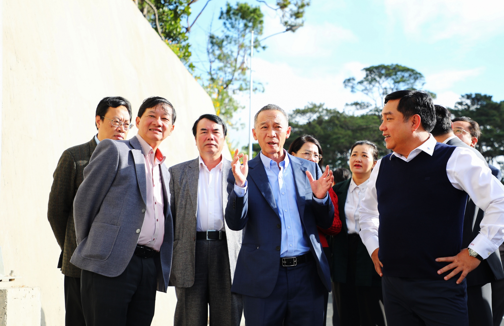 Chủ tịch UBND tỉnh báo cáo tiến độ công trình với Bí thư Tỉnh uỷ Lâm Đồng