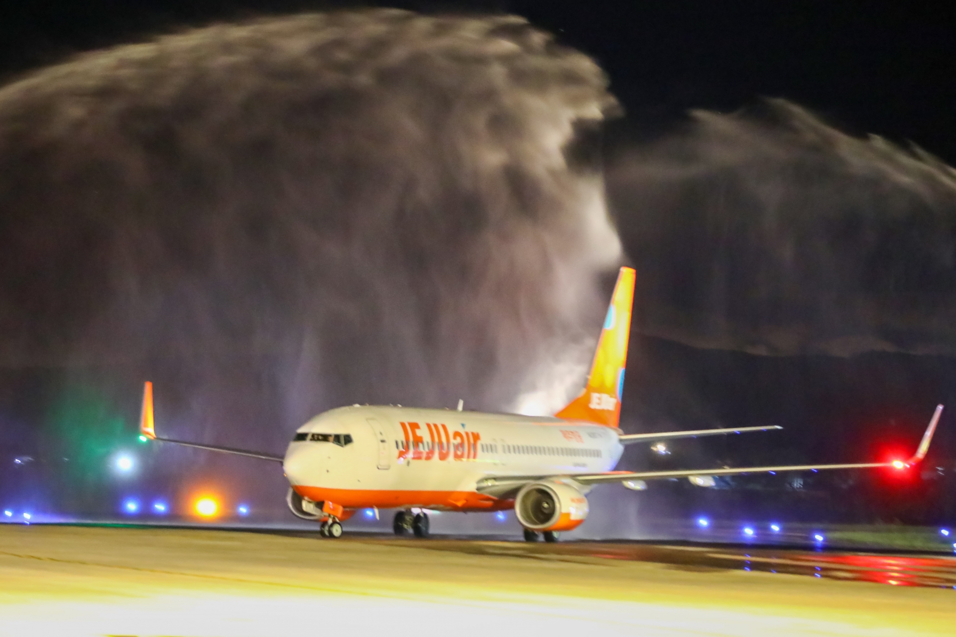 Lâm Đồng đón chuyến bay thương mại đầu tiên từ Incheon đến Liên Khương của hãng hàng không JeJu Air