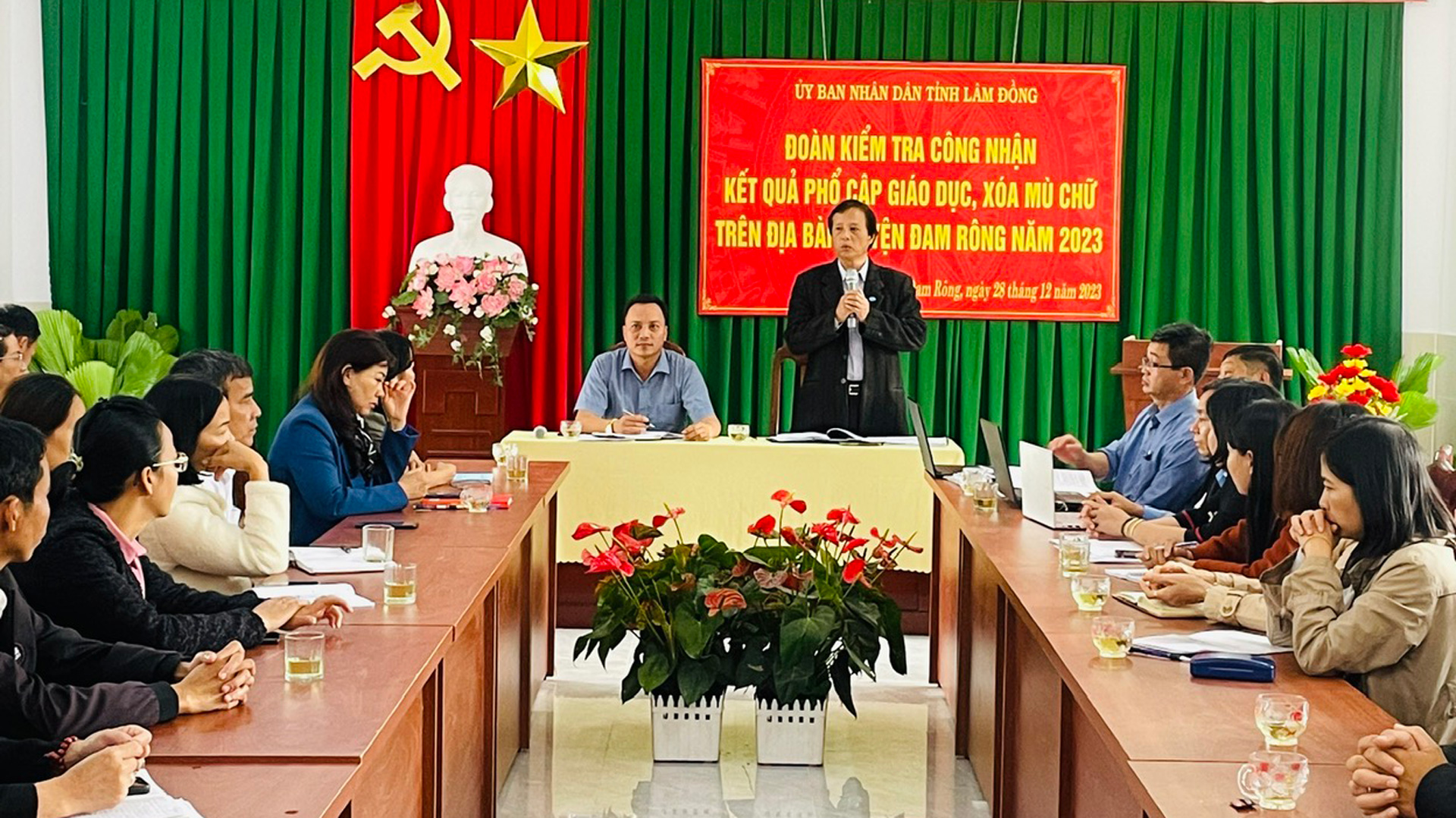 Đoàn kiểm tra công nhận phổ cập giáo dục, xóa mù chữ (PCGD – XMC) năm 2023 của Sở GD&ĐT Lâm Đồng đã kiểm tra tại huyện Đam Rông