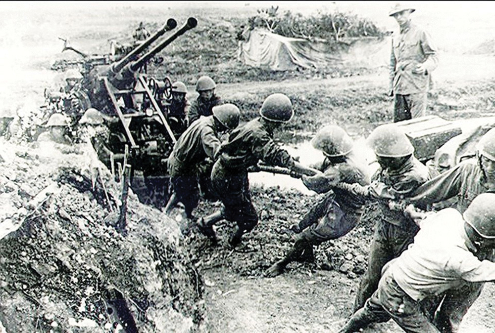 Hình ảnh bộ đội Cụ Hồ kéo pháo lên trận địa tạo cảm hứng cho nhạc sĩ Hoàng Vân viết ca khúc Hò kéo pháo