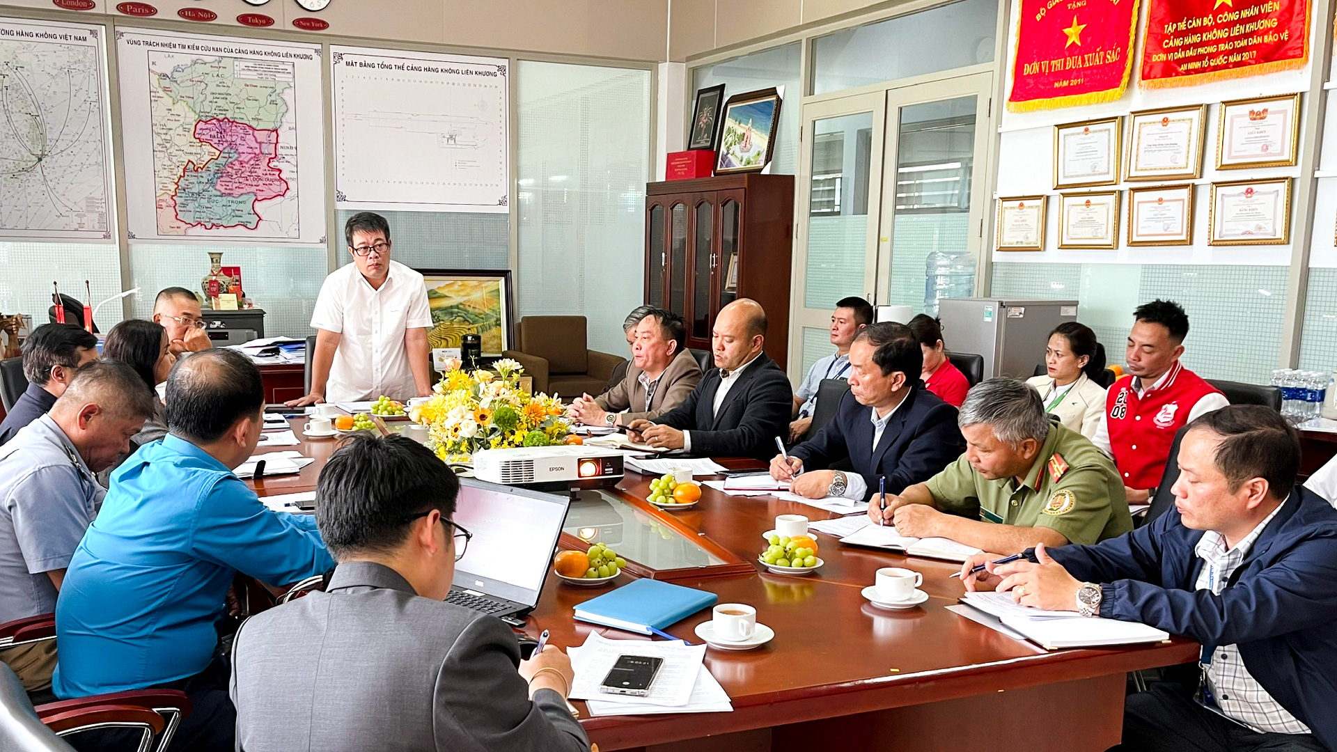 Phó Chủ tịch UBND tỉnh Nguyễn Ngọc Phúc họp bàn với Cảng hàng không Liên Khương về công tác hỗ trợ, phối hợp nâng cấp Cảng hàng không Liên Khương
