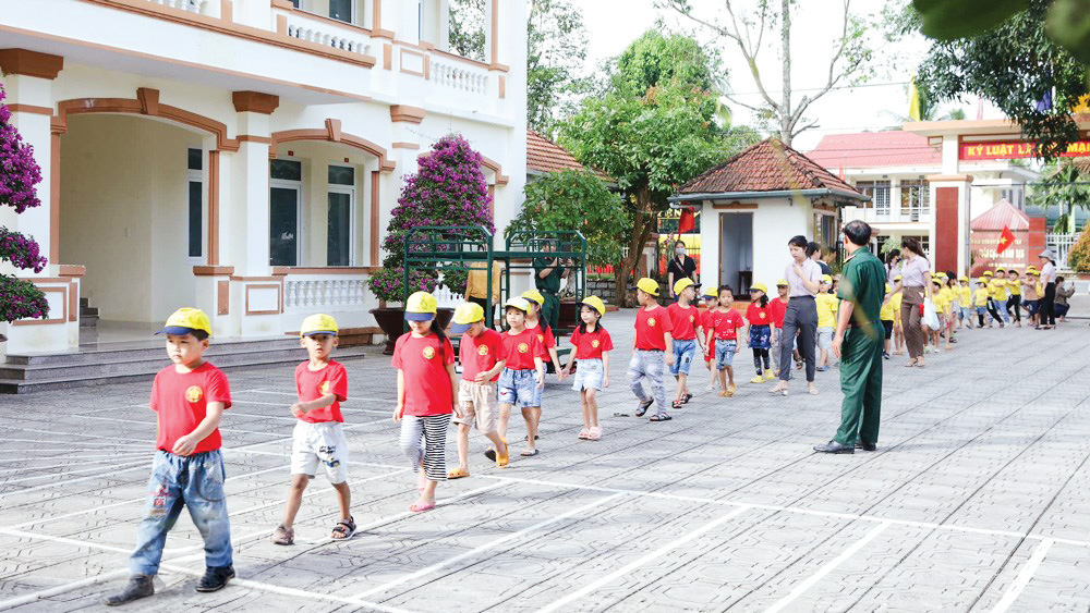 Cát Tiên: Hướng đến xây dựng “trường học hạnh phúc”