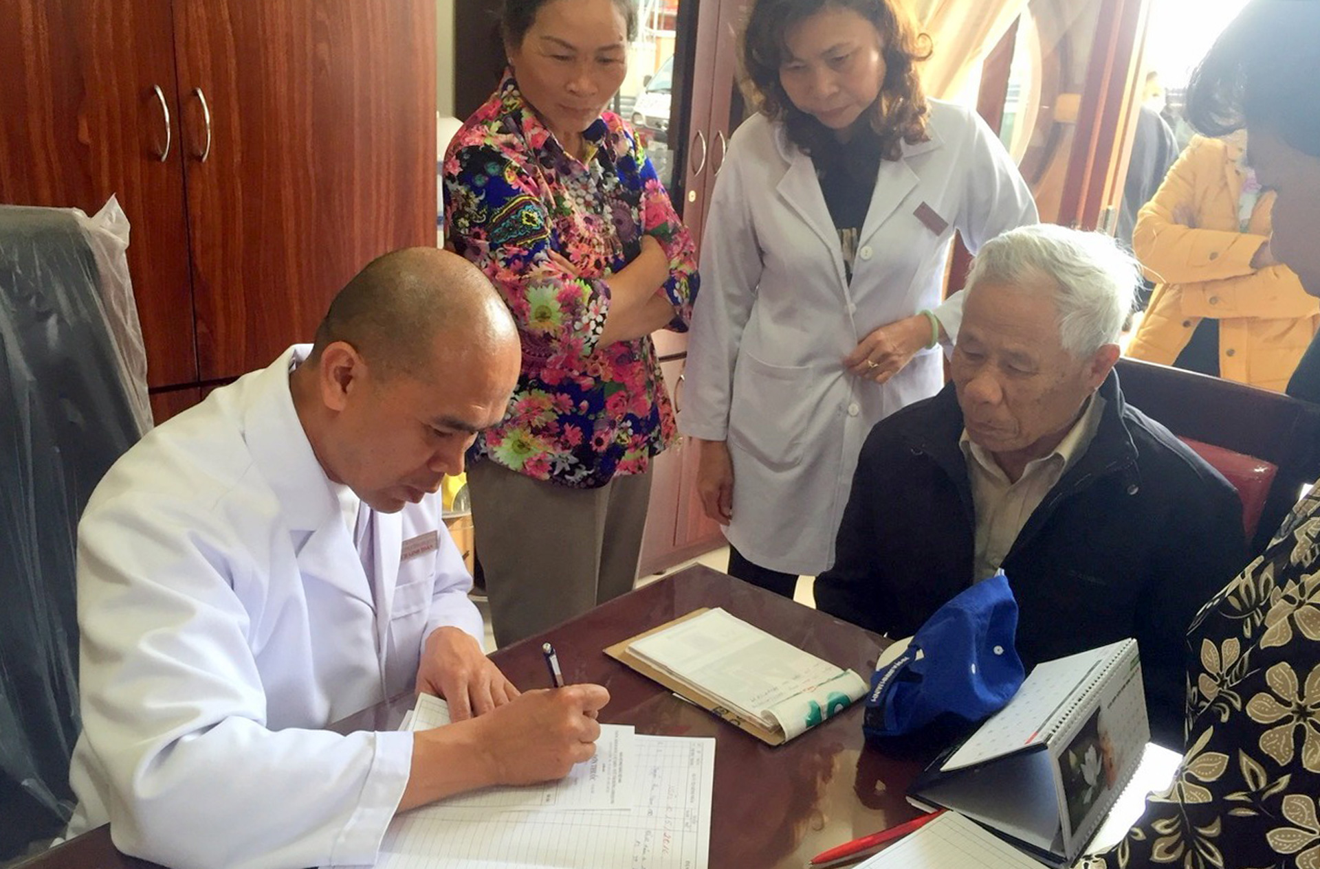  Phòng chẩn trị Y học cổ truyền từ thiện Tuệ Tĩnh Đường Linh Quang (Đà Lạt) thu hút nhiều bệnh nhân