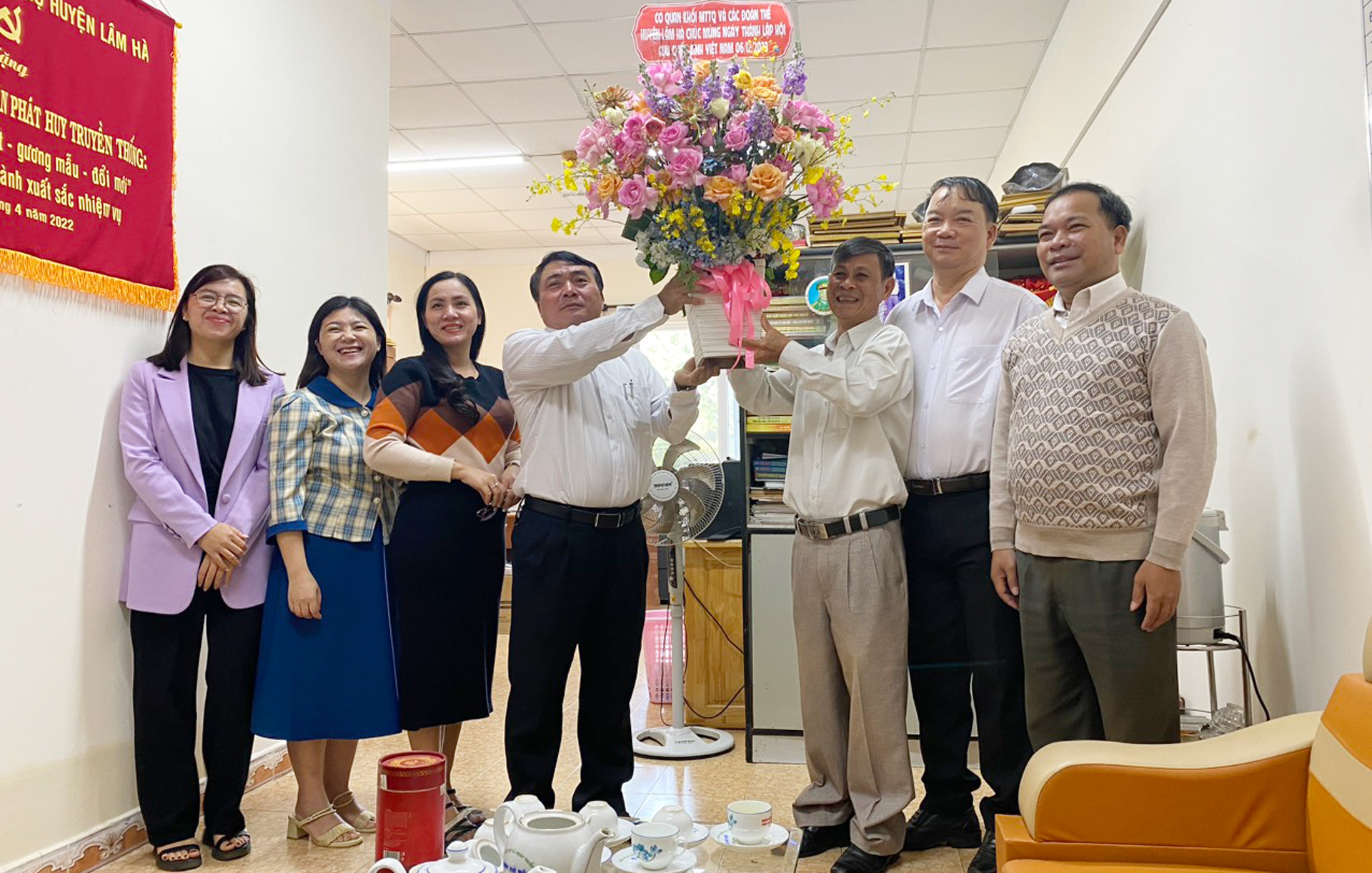 Lâm Hà: Thăm và chúc mừng Hội Cựu chiến binh huyện