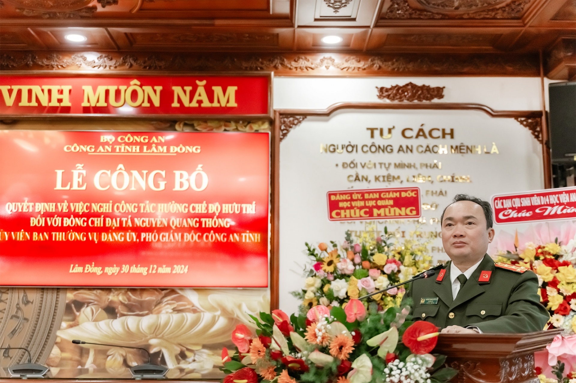 Đại tá Trương Minh Đương - Ủy viên BTV Tỉnh ủy, Bí thư Đảng ủy, Giám đốc Công an tỉnh phát biểu tại buổi lễ
