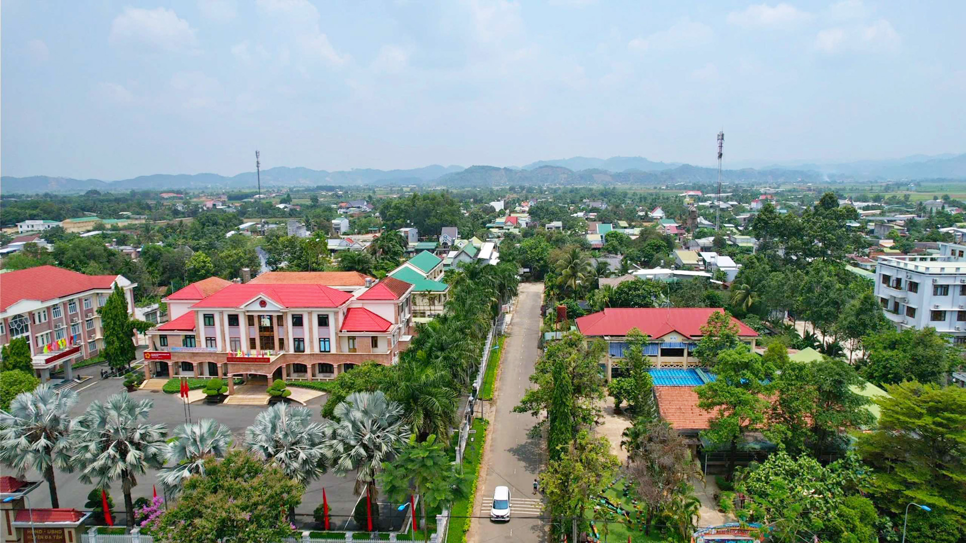 THÀNH LẬP HUYỆN ĐẠ HUOAI MỚI: Gửi gắm nhiều niềm tin và hy vọng