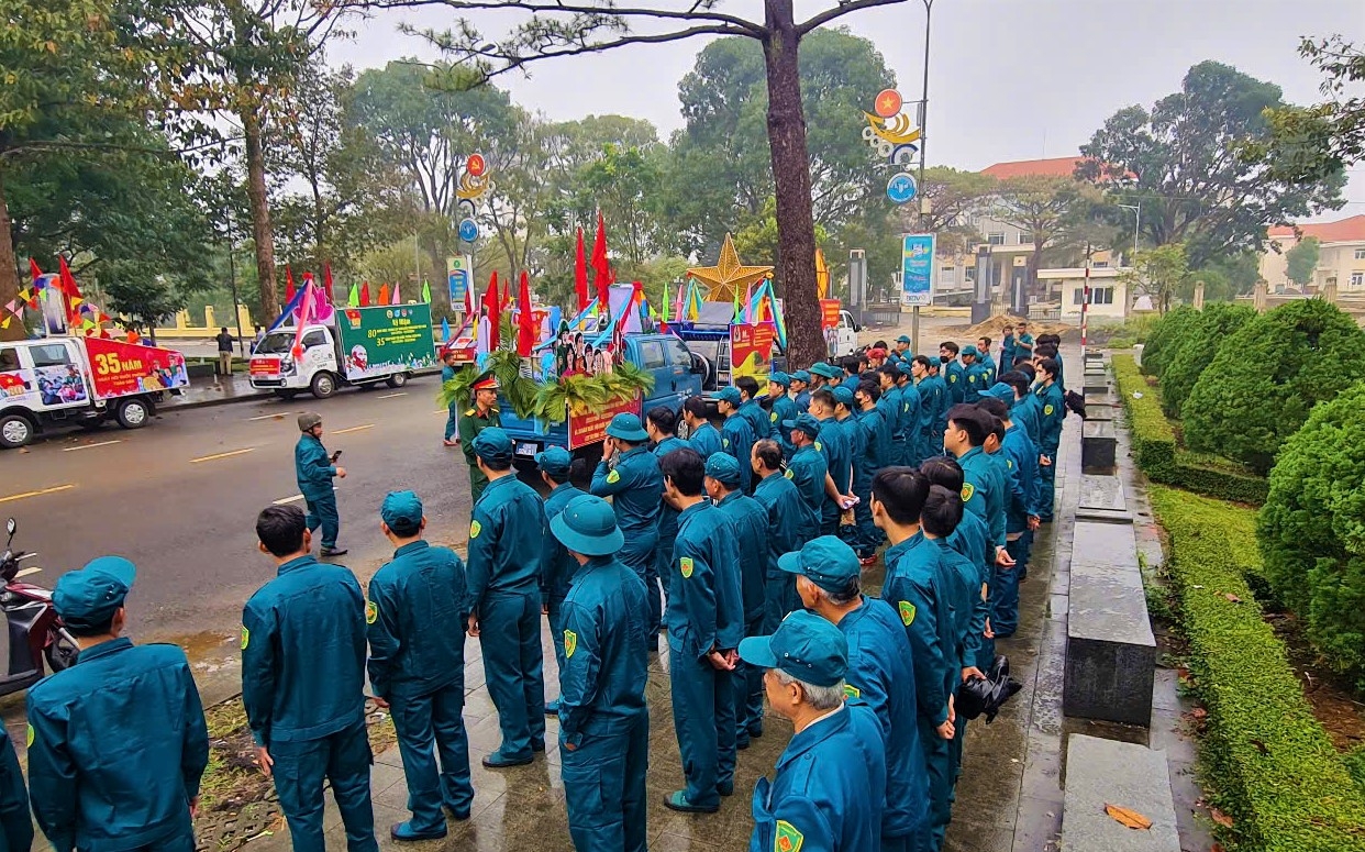 Xe lao lưu động tham gia công tác tuyên truyền tại Ngày hội