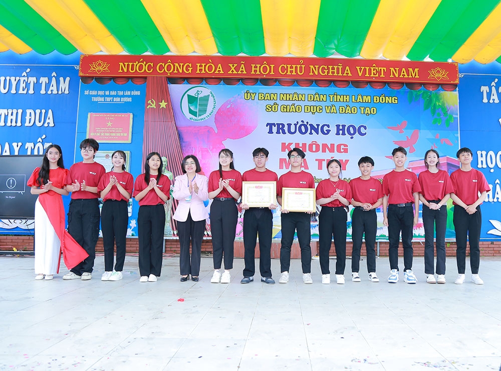 Trường THPT Đơn Dương xuất sắc giành giải Nhất của cuộc thi.