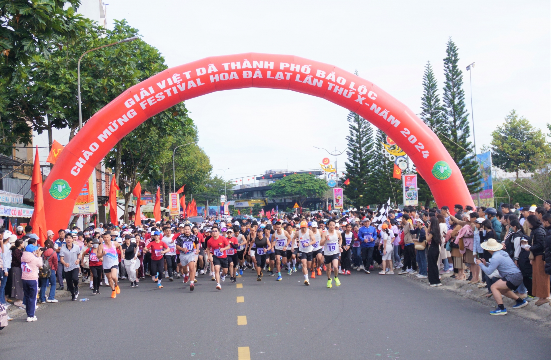 Bảo Lộc: Hơn 1.000 vận động viên tranh tài tại Giải Việt dã hưởng ứng Festival Hoa Đà Lạt lần thứ X