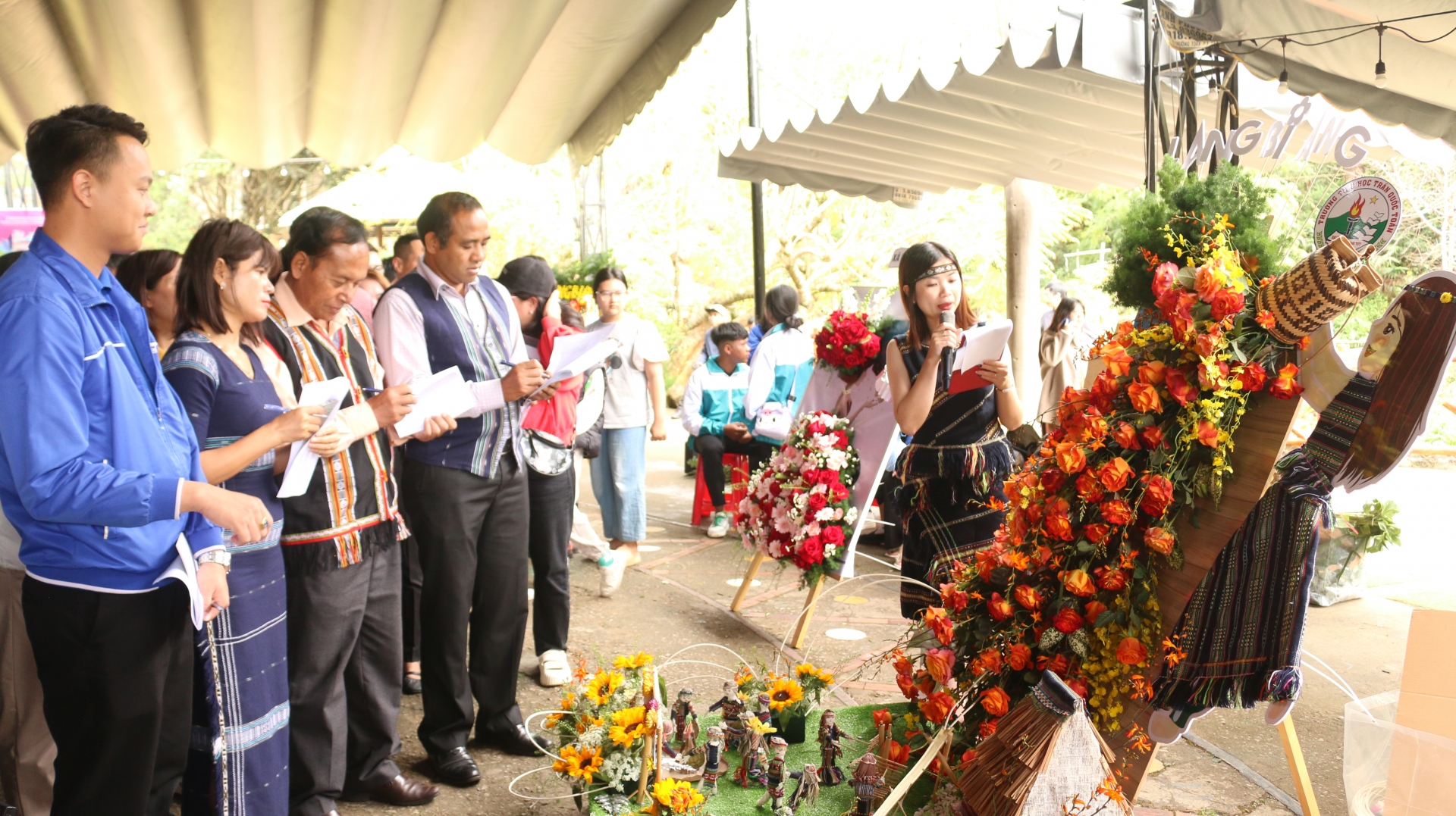 Rực rỡ sắc màu hoa hồng Lang Biang