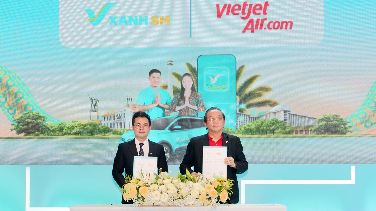 Vietjet và Xanh SM bắt tay phát triển sản phẩm di chuyển xanh cho du khách Đông Nam Á