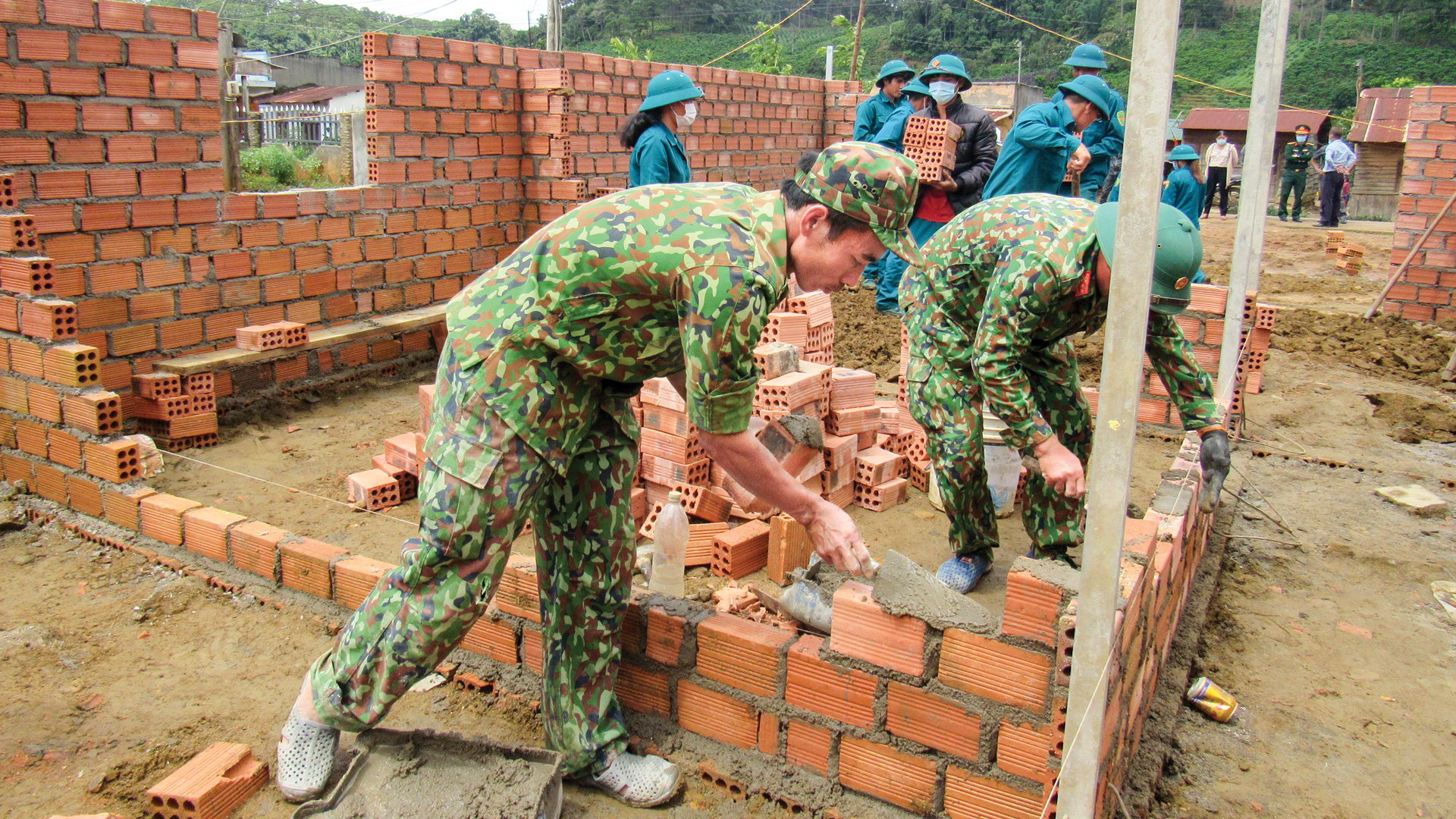 Xây dựng thế trận lòng dân từ công tác dân vận