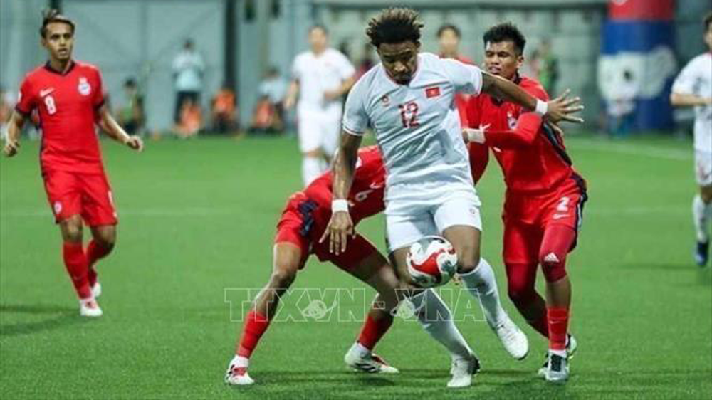 Tiền đạo Xuân Son (12) tỏa sáng, ghi bàn thắng giúp tuyển Việt Nam thắng Singapore 2-0