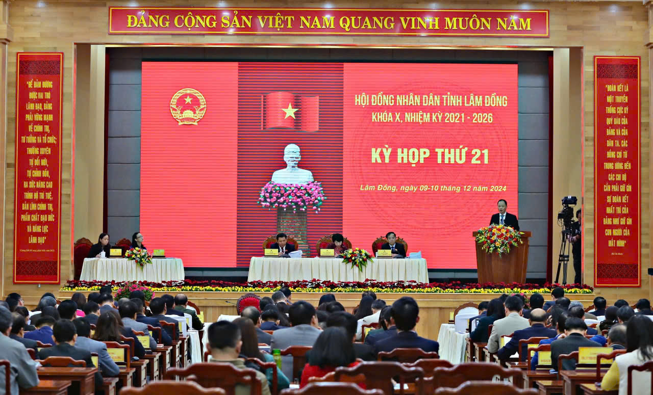 Quang cảnh kỳ họp