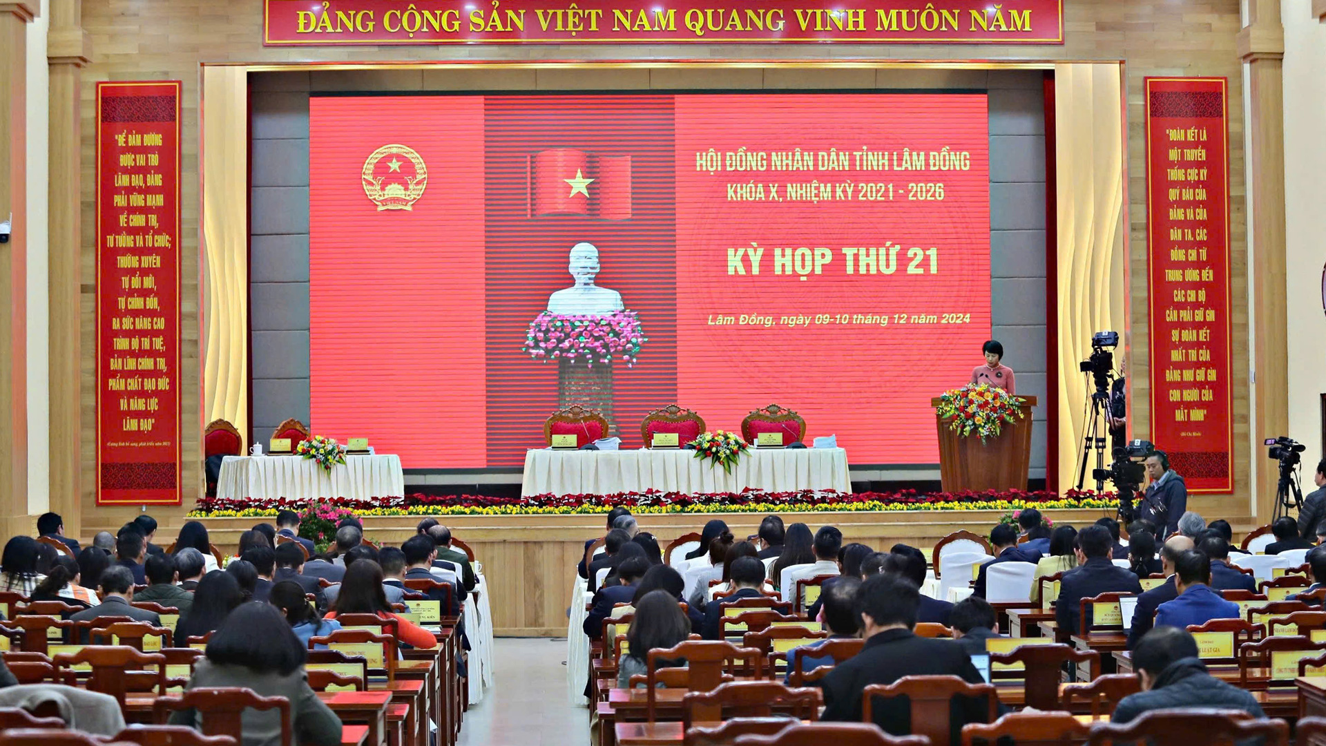 Quang cảnh phiên bế mạc