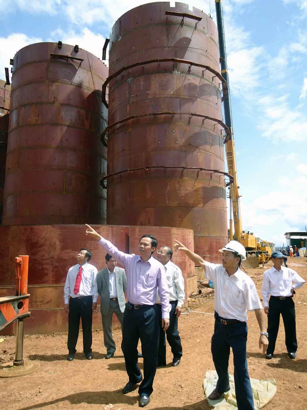 Bí thư Tỉnh ủy Huỳnh Phong Tranh cùng đoàn đi kiểm tra tiến độ thi công dự án Bauxit - nhôm 