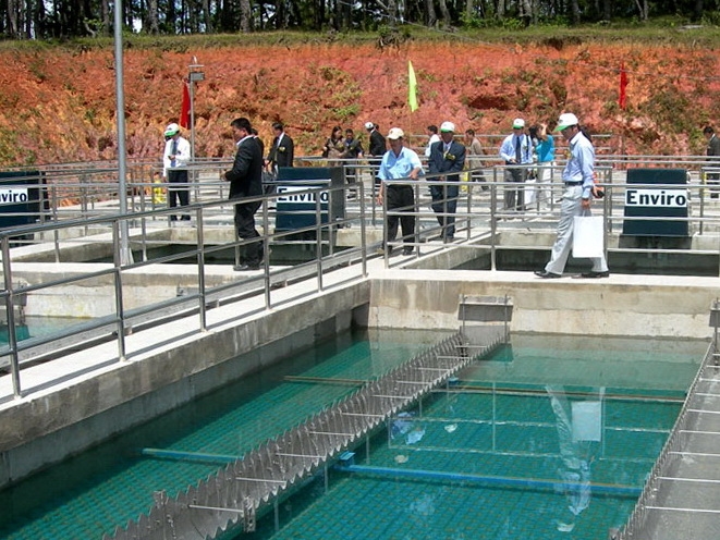 Lãnh đạo địa phương thăm quan công trình nhà máy nước Dankia 2.
