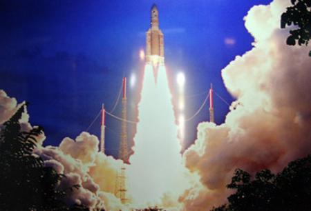 Tên lửa Arian-5 đã đưa vệ tinh Vinasat-1 của Việt Nam vào quỹ đạo hồi cuối tháng 4 năm 2008