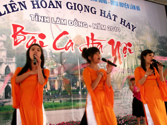 Khai mạc liên hoan giọng hát hay tỉnh Lâm Đồng 2010 “Bài ca Hà Nội”