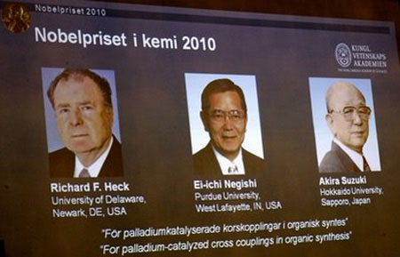 Ba nhà khoa học nhận chung giải Nobel Hóa học