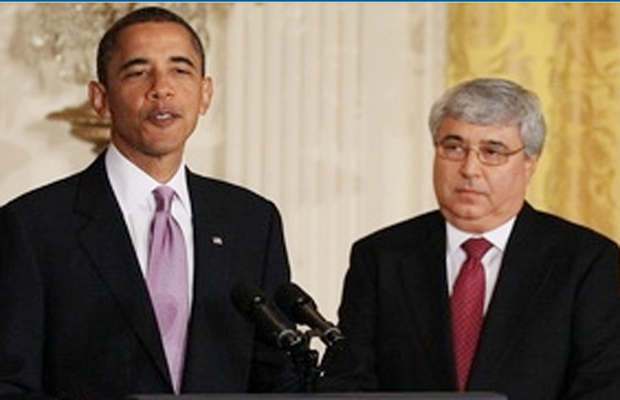 Tổng thống Mỹ Barack Obama (trái) và ông Pete Rouse. 