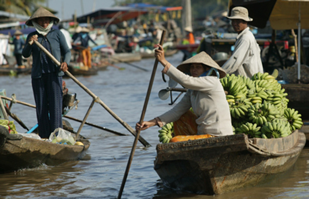 Chợ nổi Sóc Trăng trên sông Mê Kông.