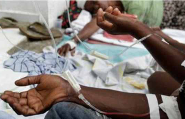 Các bệnh nhân bị bệnh dịch tả đang được điều trị tại bệnh viện St. Nicholas ở thành phố St. Marc ngày 21/10.