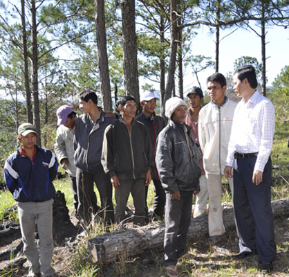 Bí thư Tỉnh ủy thăm đồng bào dân tộc thiểu số tham gia giữ rừng Vườn quốc gia Bi doup - Núi Bà.