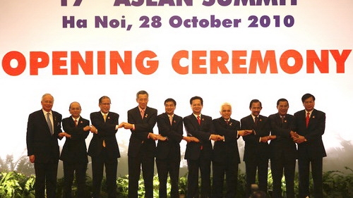 Các nhà lãnh đạo ASEAN tại Hội nghị cấp cao ASEAN lần 17.