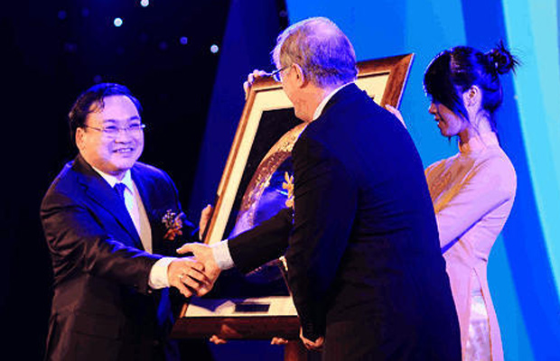 Khánh thành nhà máy lắp ráp chip lớn nhất của Intel tại Việt Nam