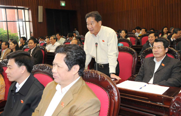 Ông Nguyễn Bá Thuyền ĐBQH tỉnh Lâm Đồng phát biểu tại kỳ họp thứ 8.