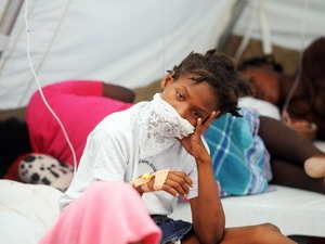 Các bệnh nhân nhiễm tả điều trị tại bệnh viện ở Port-au-Prince ngày 10/11.