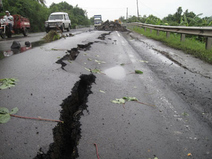 Phú Yên ban bố tình trạng khẩn cấp do sụt lún Quốc lộ 1A