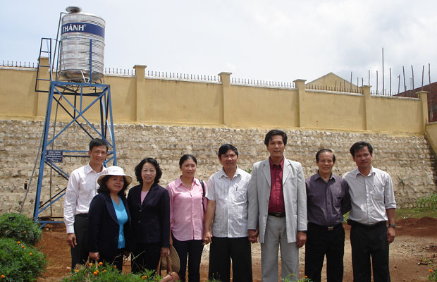 Hệ thống nước trường Hermann Gmeiner - Đà Lạt giúp cho trường Hòa Ninh, Di Linh.