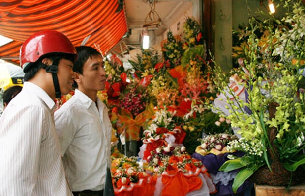 Tại TP. Hồ Chí Minh: Hoa hồng Đà Lạt giá 350.000 đồng/bó?