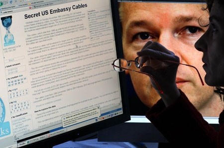 Dịch vụ trả tiền qua mạng của WikiLeaks bị phong tỏa.