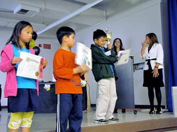 Ba thí sinh gốc Việt nhận giải thưởng Math Bee - 2010.