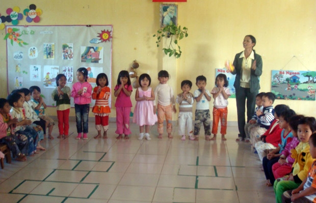 Các cháu học sinh được học tập, vui chơi trong ngôi trường khang trang sạch đẹp ở xã N’Thol Hạ.