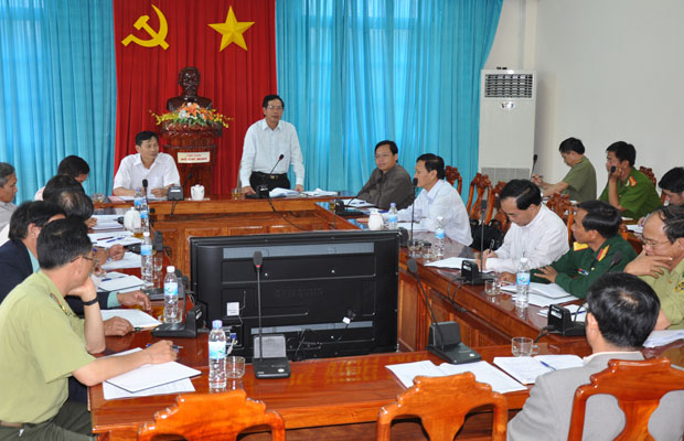Đồng chí Hoàng Sỹ Sơn làm việc tại huyện Bảo Lâm.