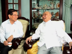 Chủ tịch nước Nguyễn Minh Triết thăm Nguyên Chủ tịch nước Võ Chí Công vào tháng 1/2009